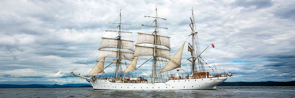 Christian Radich, Norwegian training ship by Inge Wallumrød